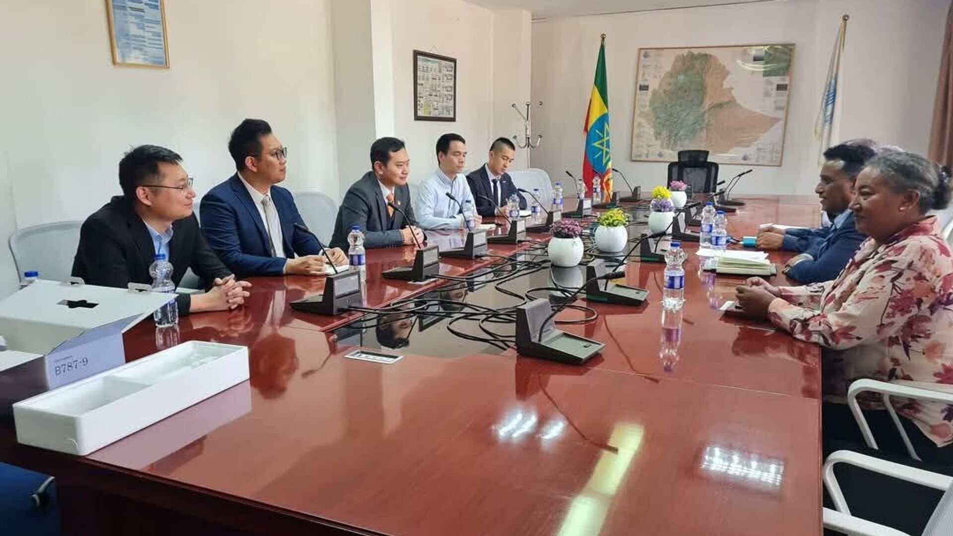 ሁለት የቻይና አየር መንገዶች በቅርቡ በኢትዮጵያ የበረራ አገልግሎት ለመጀመር ማቀዳቸው ተሰማ ሁለት የቻይና አየር መንገዶች በቅርቡ በኢትዮጵያ የበረራ አገልግሎት ለመጀመር ማቀዳቸው ተሰማ - Sputnik አፍሪካ, 1920, 25.04.2025