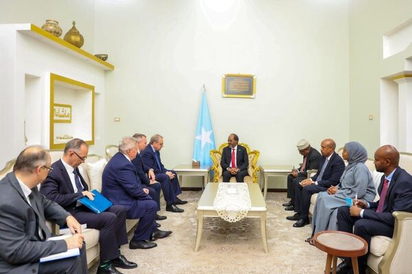 ሩሲያ እና ሶማሊያ የአፍሪካ ቀንድ የሽብር ስጋትን ለማስወገድ ድጋፍ በማድረግ ላይ መሆናቸውን ሞስኮ ገለጸች ሩሲያ እና ሶማሊያ የአፍሪካ ቀንድ የሽብር ስጋትን ለማስወገድ ድጋፍ በማድረግ ላይ መሆናቸውን ሞስኮ ገለጸች - Sputnik አፍሪካ