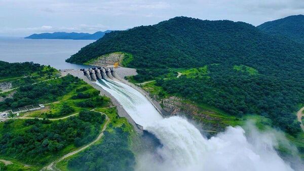 በሀገር ውስጥ እና በውጭ ሀገር ያሉ ኢትዮጵያውያን ለታላቁ የህድሴ ግድብ ግንባታ ከአንድ ቢሊዮን ብር በላይ አዋጡ - Sputnik አፍሪካ