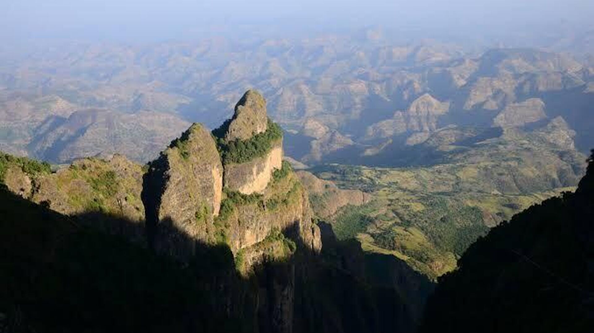 የሰሜን ተራሮች ብሔራዊ ፓርክ የውጭ ሀገር ጎብኚዎች ቁጥር በእጥፍ ጨመረ የሰሜን ተራሮች ብሔራዊ ፓርክ የውጭ ሀገር ጎብኚዎች ቁጥር በእጥፍ ጨመረ - Sputnik አፍሪካ, 1920, 30.04.2025