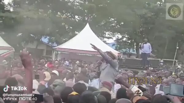 በኬንያ ፕሬዝዳንት ላይ የጫማ ጥቃት የሰነዘሩ ሶስት ሰዎች በቁጥጥር ስር ዋሉ - Sputnik አፍሪካ