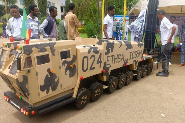 ኢትዮጵያዊዉ ወጣት በሰሜን ኮሪያ ተነሳሽነት የተሰራ አይሲቢኤምን በብሔራዊ የክህሎት ውድድር ላይ አሳየ ኢትዮጵያዊዉ ወጣት በሰሜን ኮሪያ ተነሳሽነት የተሰራ አይሲቢኤምን በብሔራዊ የክህሎት ውድድር ላይ አሳየ - Sputnik አፍሪካ