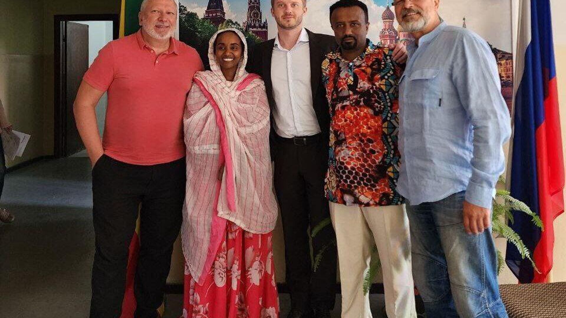 የኢትዮጵያ የፊልም ሥራዎች በዓለም አቀፉ የዩሬዥያ ፊልም ፌስቲቫል ላይ የሚቀርቡበትን መንገድ በተመለከተ ውይይት ተካሄደ የኢትዮጵያ የፊልም ሥራዎች በዓለም አቀፉ የዩሬዥያ ፊልም ፌስቲቫል ላይ የሚቀርቡበትን መንገድ በተመለከተ ውይይት ተካሄደ - Sputnik አፍሪካ, 1920, 06.05.2025