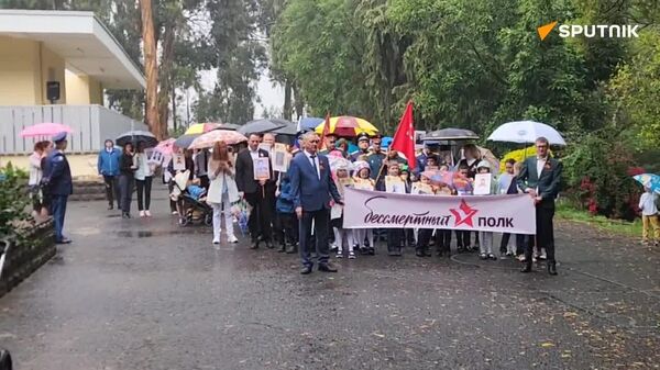 በታላቁ የአርበኞች ጦርነት የተዋደቀውን ሕያው ክፍለ ጦር የሚዘክር የመታሰቢያ ሰልፍ እና የድል ቀንን የተመለከተ የሙዚቃ ድግስ በአዲስ አበባ ተካሄደ - Sputnik አፍሪካ
