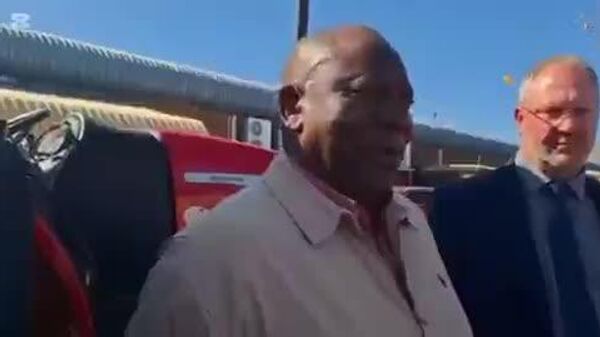 ፕሬዝዳንት ራማፎሳ ወደ አሜሪካ የተሰደዱ ነጭ ደቡብ አፍሪካውያንን ፈሪዎች ሲሉ ወቀሱ - Sputnik አፍሪካ