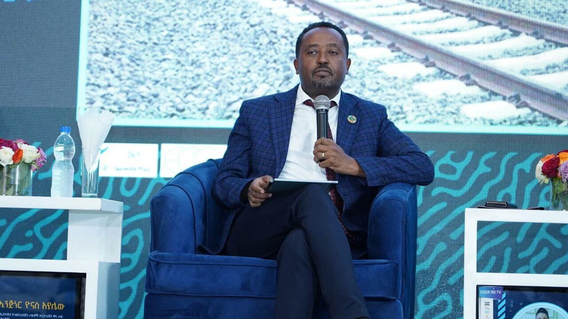 የኢትዮጵያ የመንገድ ትስስር ወደ 75 ሺህ ኪሎሜትር ማደጉ ተገለፀ የኢትዮጵያ የመንገድ ትስስር ወደ 75 ሺህ ኪሎሜትር ማደጉ ተገለፀ - Sputnik አፍሪካ, 1920, 16.06.2025