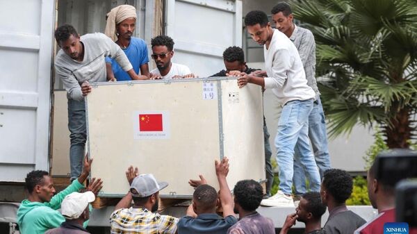 የቻይና የሕክምና ቡድን ለጥሩነሽ-ቤጂንግ ሆስፒታል የሕክምና ቁሳቁስ ድጋፍ አደረገ - Sputnik አፍሪካ