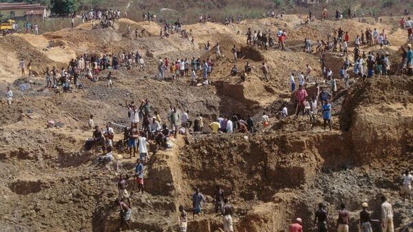 ሴራሊዮን ብርቅዬ የምድር ማዕድናት ክምችቷን ይዘት ለመገምገም የሩሲያን እርዳታ እንደምትሻ አስታወቀች - Sputnik አፍሪካ