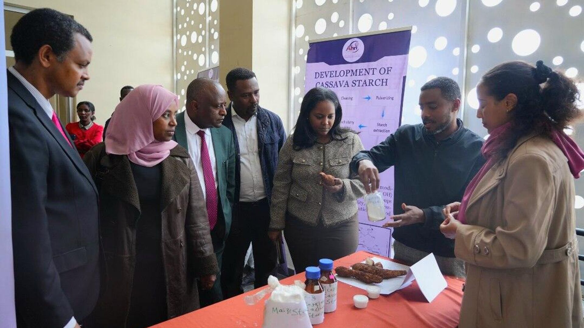 የካሳቫ ስታርች ምርት የመድኃኒትነት አዋጭነት ጥናት ለጤና ሚኒስቴር ቀረበ የካሳቫ ስታርች ምርት የመድኃኒትነት አዋጭነት ጥናት ለጤና ሚኒስቴር ቀረበ - Sputnik አፍሪካ, 1920, 18.07.2025