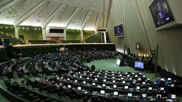 ኢራን የሚጣልባት ማዕቀብ ከቀጠለ የኒውክሌር መስፋፋትን ከሚከለክለው ስምምነት እንደምትወጣ እና ዩራኒየም ከ60 በመቶ በላይ ማበልጸግ እንደምትጀምር ገለፀች - Sputnik አፍሪካ