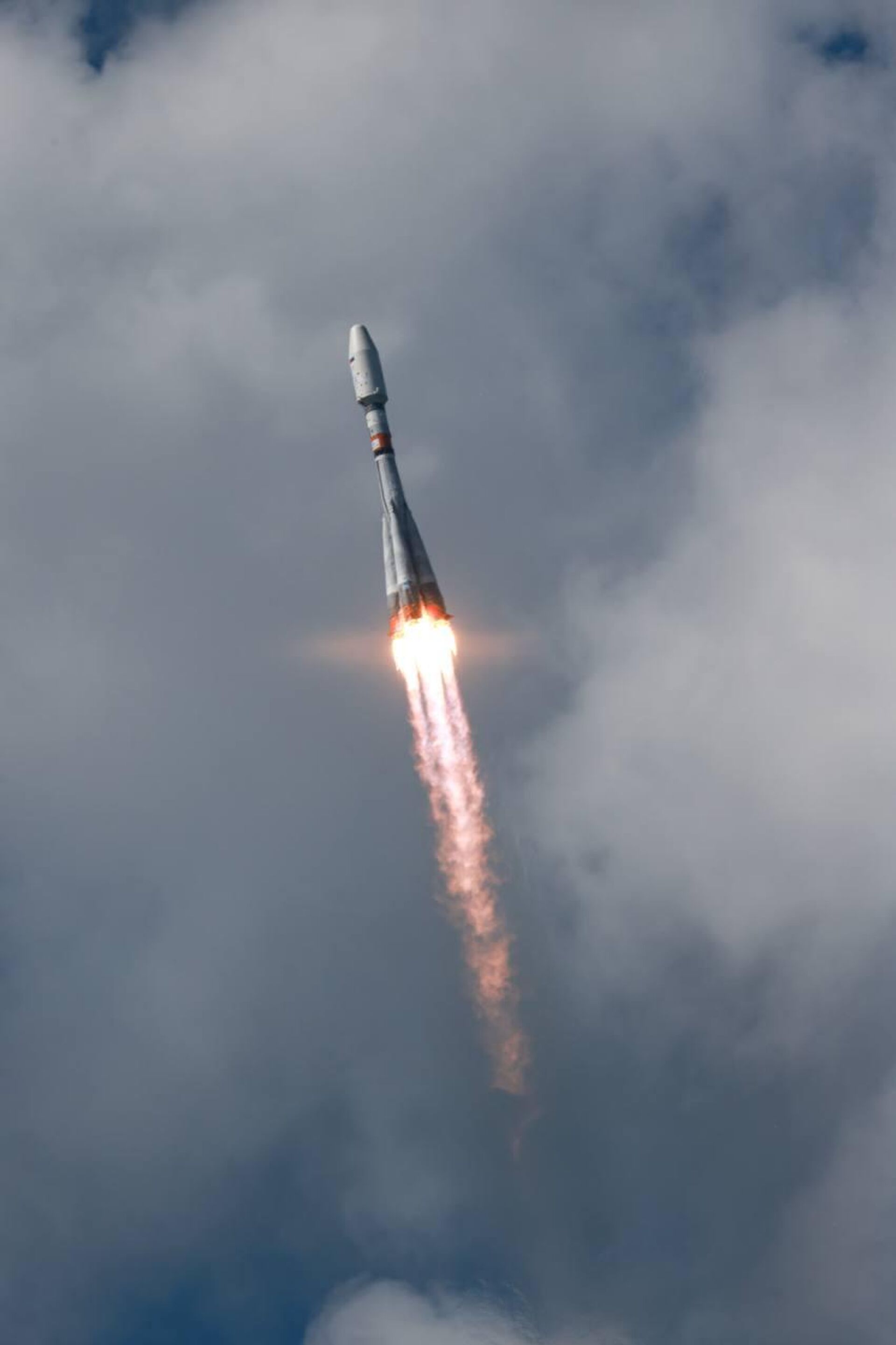 #viral |ሩሲያ 20 የጠፈር መንኮራኩሮችን የያዘ ሶዩዝ ሮኬት አስወነጨፈች - Sputnik አፍሪካ, 1920, 25.07.2025