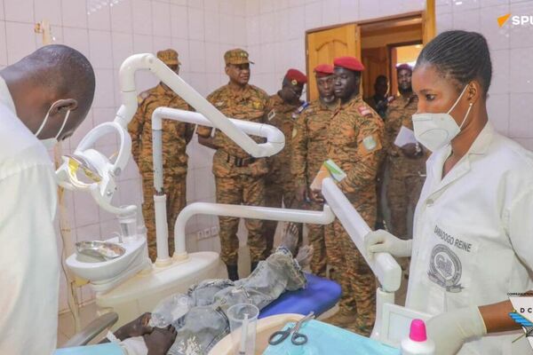 የቡርኪናፋሶ የመከላከያ ጦር አዛዥ በካያ የሠፈረውን ሠራዊት ሞራል ለማነቃቃት ጉብኝት አካሄዱ - Sputnik አፍሪካ