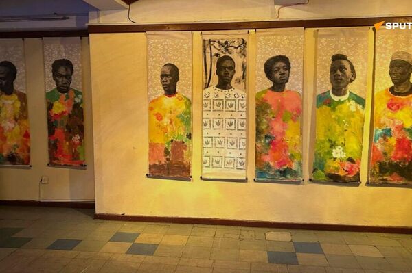ኢትዮጵያዊው አርቲስት ቴዎድሮስ አበባው በፑሽኪን ማዕከል ሥራውን አቀረበ - Sputnik አፍሪካ