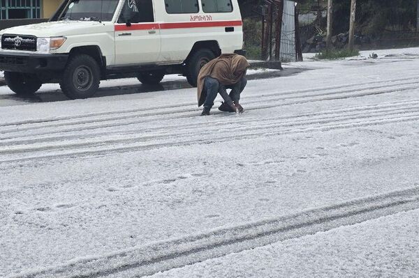 #viral| በአማራ ክልል ሰሜን ሸዋ ዞን መሃል ከተማ ዛሬ ሐምሌ 25 በረዶ የቀላቀለ ከባድ ዝናብ ጥሏል - Sputnik አፍሪካ