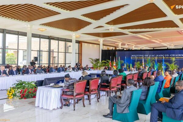 የምሥራቅ አፍሪካ ማኅበረሰበ እና የደቡብ አፍሪካ የልማት ማኅበረሰብ የኮንጎ ዲሞክራሲያዊ ሪፐብሊክን ቀውስ ለመግታት ቀጣናዊ የሰላም ጥረቶችን ለማስተባበር ተስማሙ የምሥራቅ አፍሪካ ማኅበረሰበ እና የደቡብ አፍሪካ የልማት ማኅበረሰብ የኮንጎ ዲሞክራሲያዊ ሪፐብሊክን ቀውስ ለመግታት ቀጣናዊ የሰላም ጥረቶችን ለማስተባበር ተስማሙ - Sputnik አፍሪካ