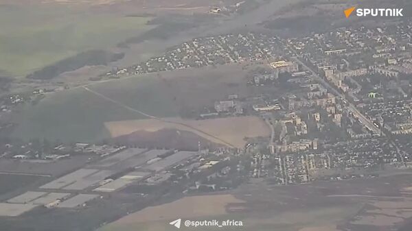 የአየር ላይ ድባቅ፦ የሩሲያ ፋብ-3000 ቦምብ ጣይ አውሮፕላን በዶንዬትስክ ሕዝባዊ ሪፐብሊክ የዩክሬን ጦር ኃይሎች ይዞታን አጠቃ - Sputnik አፍሪካ