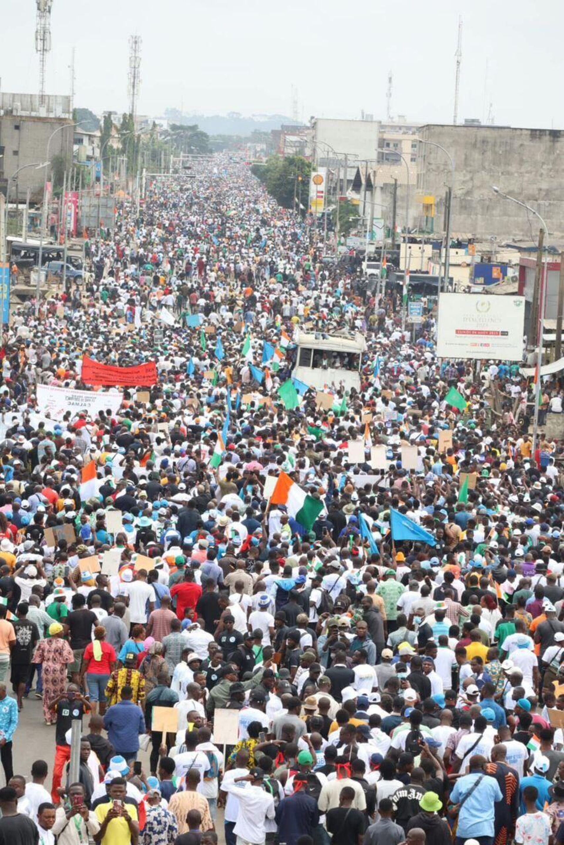 ከሁለት ሚሊየን በላይ ሰልፈኞች በትናንትናው ዕለት በኮትዲቯር ለተቃውሞ ወጡ ከሁለት ሚሊየን በላይ ሰልፈኞች በትናንትናው ዕለት በኮትዲቯር ለተቃውሞ ወጡ - Sputnik አፍሪካ, 1920, 10.08.2025