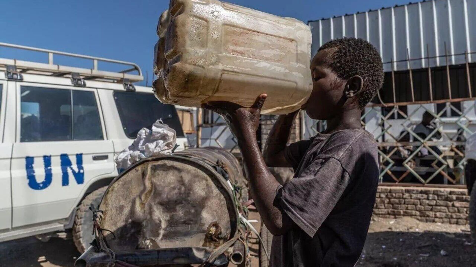 ከአንድ ዓመት ገደማ በኋላ የሱዳን ከተሞች የሰብዓዊ እርዳታ ማግኘት እንደጀመሩ ዩኒሴፍ አስታወቀ ከአንድ ዓመት ገደማ በኋላ የሱዳን ከተሞች የሰብዓዊ እርዳታ ማግኘት እንደጀመሩ ዩኒሴፍ አስታወቀ - Sputnik አፍሪካ, 1920, 26.08.2025
