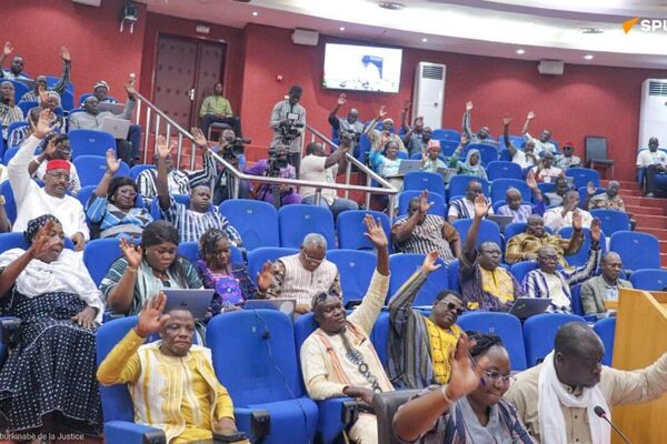 የቡርኪና ፋሶ ፓርላማ አዲስ የቤተሰብ ሕግ አፀደቀ የቡርኪና ፋሶ ፓርላማ አዲስ የቤተሰብ ሕግ አፀደቀ - Sputnik አፍሪካ