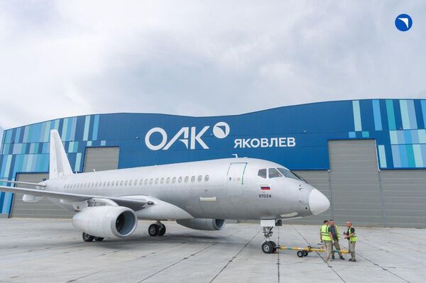 ሙሉ በሙሉ በሩስያ ቴክኖሎጂ የተገነባው ኤስጄ - 100 አውሮፕላን - Sputnik አፍሪካ