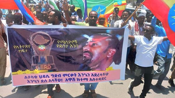 ኢትዮጵያውያን የሕዳሴ ግድብ በመመረቁ ደስታቸውን ሲገልፁ ውለዋል - Sputnik አፍሪካ