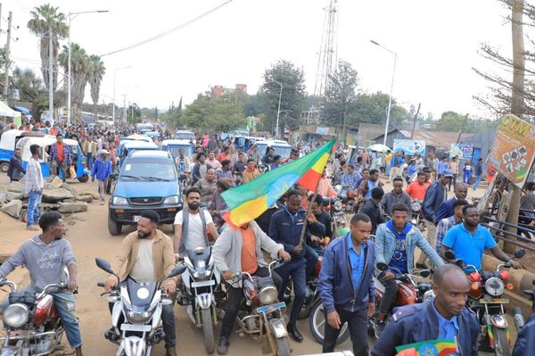 ኢትዮጵያውያን የሕዳሴ ግድብ በመመረቁ ደስታቸውን ሲገልፁ ውለዋል ኢትዮጵያውያን የሕዳሴ ግድብ በመመረቁ ደስታቸውን ሲገልፁ ውለዋል - Sputnik አፍሪካ