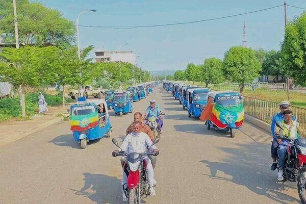 ኢትዮጵያውያን የሕዳሴ ግድብ በመመረቁ ደስታቸውን ሲገልፁ ውለዋል ኢትዮጵያውያን የሕዳሴ ግድብ በመመረቁ ደስታቸውን ሲገልፁ ውለዋል - Sputnik አፍሪካ