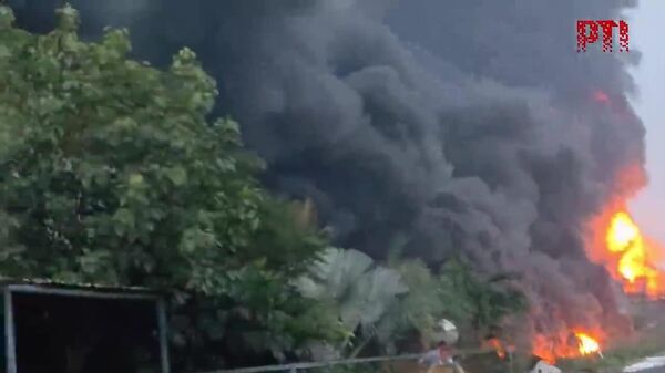 #viral | በሕንድ ፋብሪካ ውስጥ የተነሳው ከፍተኛ የእሳት አደጋ - Sputnik አፍሪካ