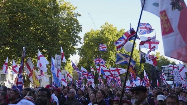 ከኢምግሬሽን ባሻገር፤ የቀድሞ ዲፕሎማት የለንደን ተቃውሞዎች መሠረታዊ መንስኤዎችን ገልፀዋል - Sputnik አፍሪካ