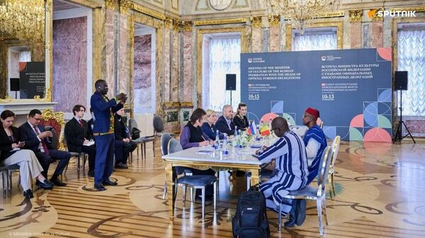 ሩሲያ እና ማሊ በሙዚቃ፣ በፊልም እና በትምህርት ዘርፎች ያላቸውን የባሕል ትብብር ለማጠናከር ተስማሙ - Sputnik አፍሪካ