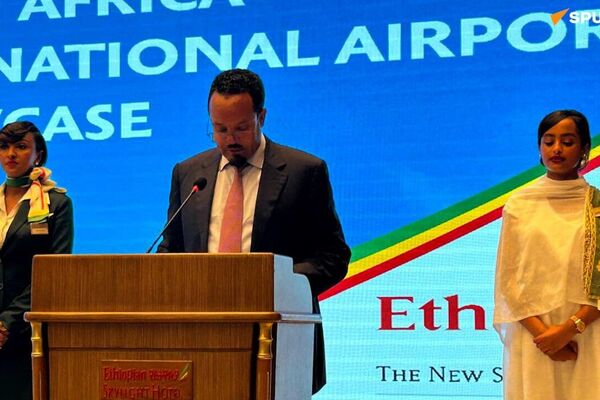 ኢትዮጵያ የአፍሪካን የአየር ጉዞን ዳግም የሚበይነውን የቢሾፍቱ ኤርፖርት ፕሮጀክት አስጀመረች ኢትዮጵያ የአፍሪካን የአየር ጉዞን ዳግም የሚበይነውን የቢሾፍቱ ኤርፖርት ፕሮጀክት አስጀመረች - Sputnik አፍሪካ
