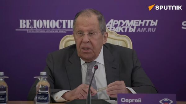 ኢንተርቪዥን 'ፂም ያላቸው ወንዶች በሴቶች ቀሚስ' ከሚታዩበት ዩሮቪዥን የሚሻገር ምርጫን ያቀርባል - ላቭሮቭ - Sputnik አፍሪካ