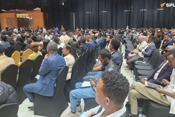 የጠቅላይ ሚኒስትር ዐቢይ አሕመድ አዲሱ ‘የመደመር መንግሥት’ መጽሐፍ እየተመረቀ ነው የጠቅላይ ሚኒስትር ዐቢይ አሕመድ አዲሱ ‘የመደመር መንግሥት’ መጽሐፍ እየተመረቀ ነው - Sputnik አፍሪካ