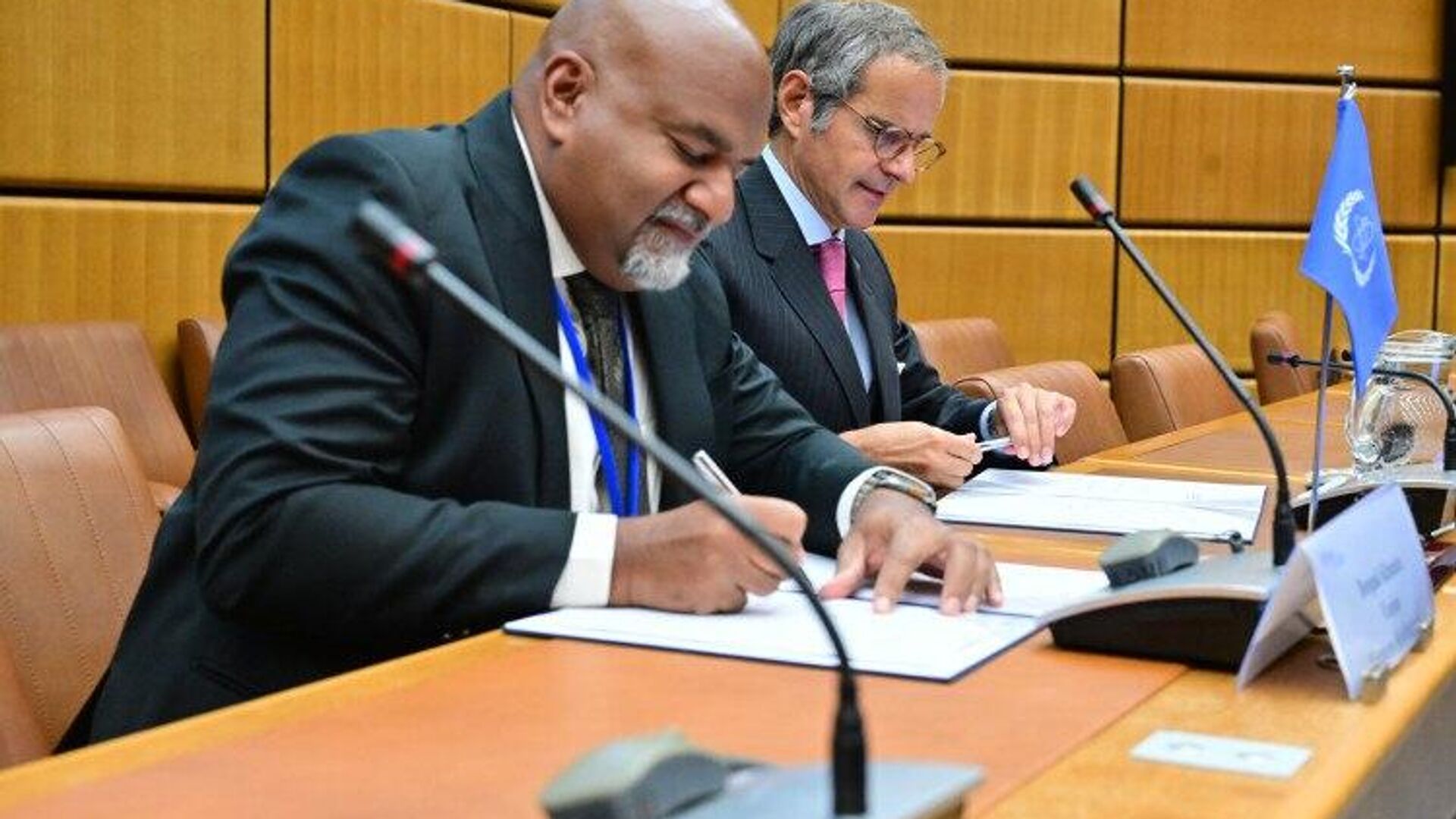 የጨረር ሕክምና ማሽን በጥቁር አንበሳ ሆስፒታል ሊተከል ነው የጨረር ሕክምና ማሽን በጥቁር አንበሳ ሆስፒታል ሊተከል ነው - Sputnik አፍሪካ, 1920, 17.09.2025