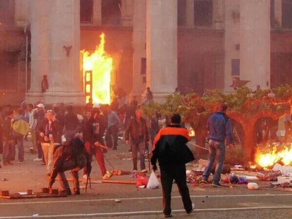 በኦዴሳ በሚገኘው የንግድ ማህበራት ህንፃ ውስጥ የተከሰተ እሳት - Sputnik አፍሪካ