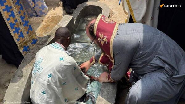 አርባ ወጣት ኬንያውያን የሩሲያ ኦርቶዶክስ ቤተ-ክርስቲያንን ተቀላቀሉ - Sputnik አፍሪካ