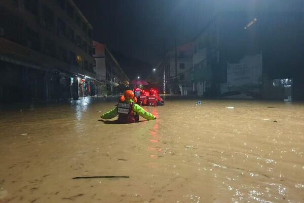 #viral | የቻይና ዢጂያንግ ክልል ዌንዡ ከተማ ሪከርድ በሆነ በሰዓት 142 ሚሜ ዝናብ ተመታች - Sputnik አፍሪካ