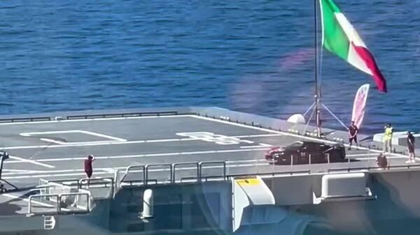 #viral | ፌራሪ በአውሮፕላን ተሸካሚ ላይ የዓለም የፍጥነት ሪከርድን አስመዘገበ - Sputnik አፍሪካ