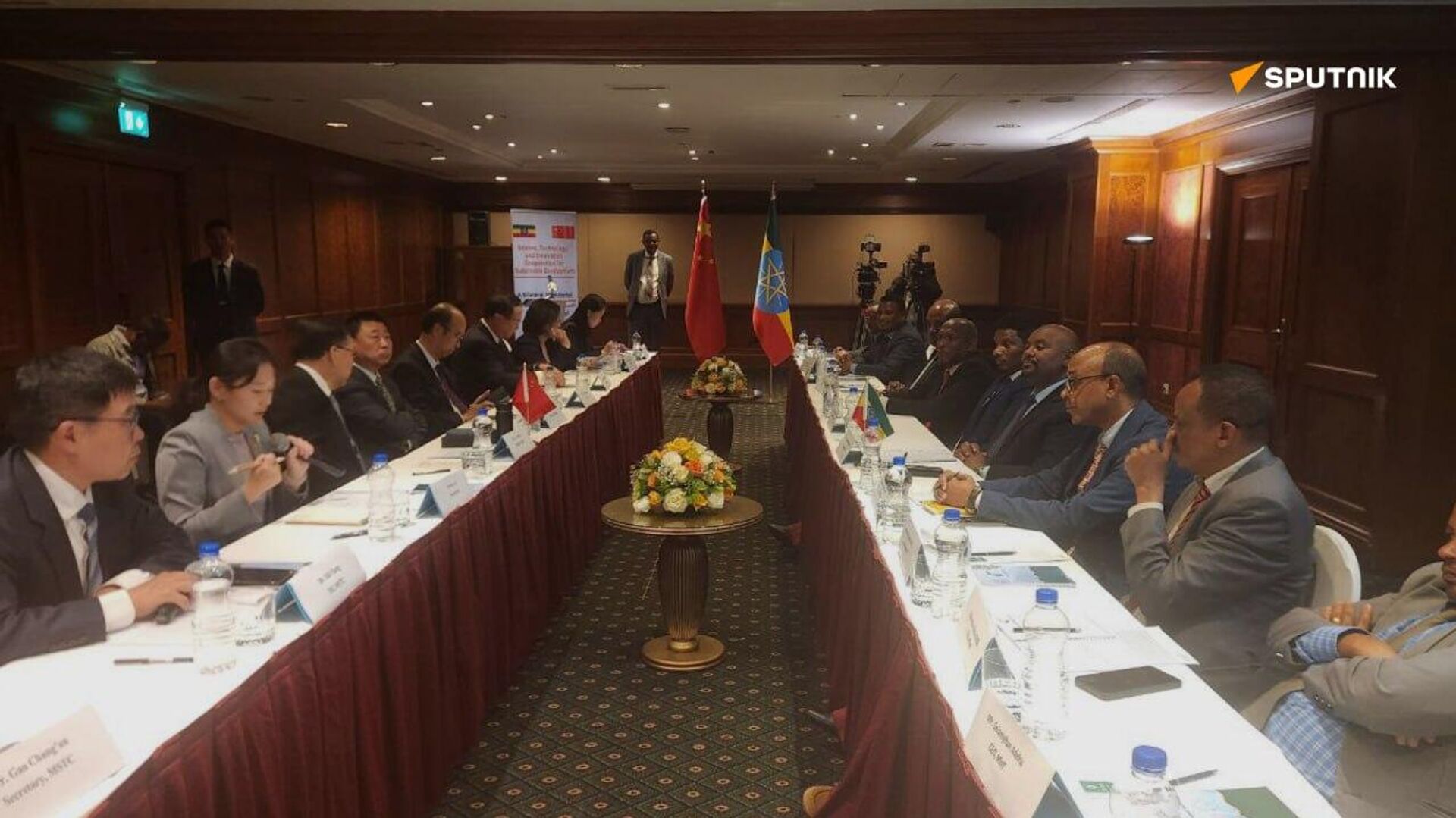 የኢትዮጵያ ኢኖቬሽንና ቴክኖሎጂ ሚኒስቴር እና የቻይና ሳይንስና ቴክኖሎጂ ሚኒስቴር በአዲስ አበባ የሁለትዮሽ የትብብር ስብሰባ አካሄዱ የኢትዮጵያ ኢኖቬሽንና ቴክኖሎጂ ሚኒስቴር እና የቻይና ሳይንስና ቴክኖሎጂ ሚኒስቴር በአዲስ አበባ የሁለትዮሽ የትብብር ስብሰባ አካሄዱ - Sputnik አፍሪካ, 1920, 26.09.2025