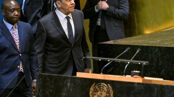 የላቭሮቭ የተመድ ንግግር ዓለም ላይ እየተፈጠረ ካለው ሁኔታ አንጻር ወሳኝ ምዕራፍ ነው - ባለሙያ - Sputnik አፍሪካ