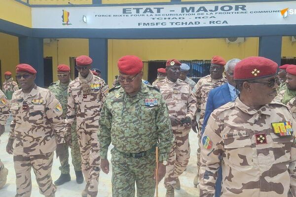 ቻድ እና ማዕከላዊ አፍሪካ 'እየተወሳሰቡ የመጡ' የፀጥታ ችግሮችን ለመጋፈጥ ኅብረት ፈጠሩ ቻድ እና ማዕከላዊ አፍሪካ 'እየተወሳሰቡ የመጡ' የፀጥታ ችግሮችን ለመጋፈጥ ኅብረት ፈጠሩ - Sputnik አፍሪካ