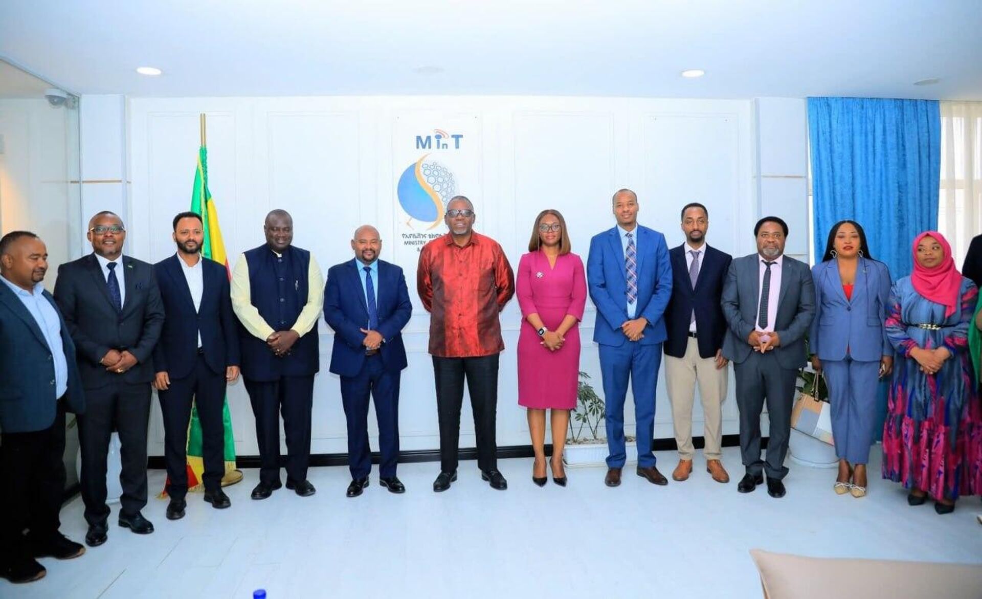 የዛምቢያ ልዑካን በኢትዮጵያ ዲጅታል ትራንስፎርሜሽን አፈጻጸም ላይ ልምድ ለመቅሰም ያለመ ምክክር አደረጉ የዛምቢያ ልዑካን በኢትዮጵያ ዲጅታል ትራንስፎርሜሽን አፈጻጸም ላይ ልምድ ለመቅሰም ያለመ ምክክር አደረጉ - Sputnik አፍሪካ, 1920, 01.10.2025