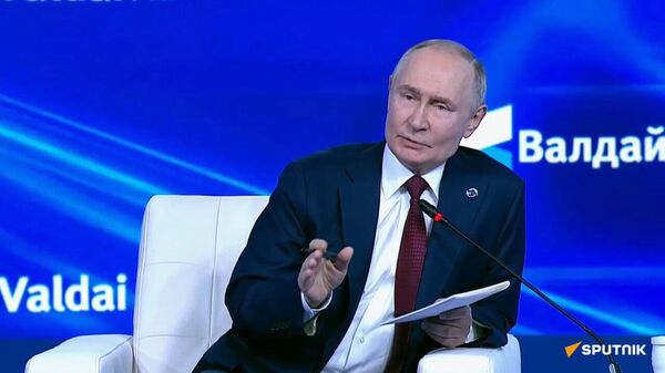 መቆጣጠር ያልተቻለው ፍልሰት አውሮፓ ሕብረቱን ከውስጥ እየገነደሰው ነው - ፑቲን - Sputnik አፍሪካ