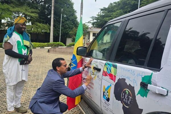 ከአቡጃ ወደ አዲስ አበባ የሚደረገው የፓን-አፍሪካ የቱሪዝም ልዑካን ቡድን ጉዞ ተጀመረ ከአቡጃ ወደ አዲስ አበባ የሚደረገው የፓን-አፍሪካ የቱሪዝም ልዑካን ቡድን ጉዞ ተጀመረ - Sputnik አፍሪካ