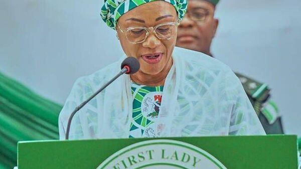 ናይጄሪያ የዓለም 'እጅግ ሙሰኛ ሀገር' መባሏ ቀርቷል - ቀዳማዊት እመቤት ኦሉሬሚ - Sputnik አፍሪካ