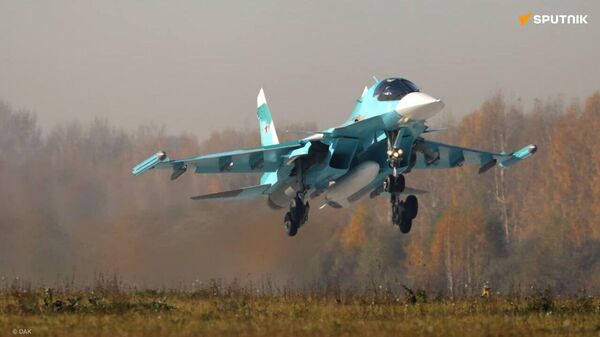 የሩሲያ የጦር ሠራዊት አዳዲስ ሱ-34 ታክቲካል ቦንብ ጣይ ጀቶችን ተረከበ - Sputnik አፍሪካ