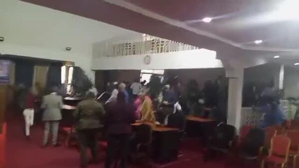 #viral | ኮንጎ ዲሞክራሲያዊ ሪፐብሊክ፦ በኮንጎ-ማዕከላዊ አውራጃ ስብሰባ ኃይለኛ ጠብ ተስተናግዷል - Sputnik አፍሪካ