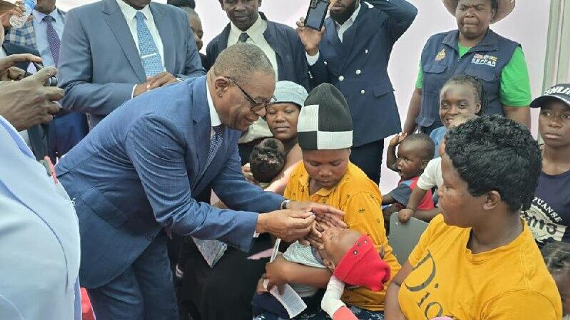 ዚምባብዌ ለአዳጊዎች ሀገር አቀፍ የኩፍኝ ክትባት ዘመቻ 1 ዚምባብዌ ለአዳጊዎች ሀገር አቀፍ የኩፍኝ ክትባት ዘመቻ 1 - Sputnik አፍሪካ, 1920, 07.10.2025