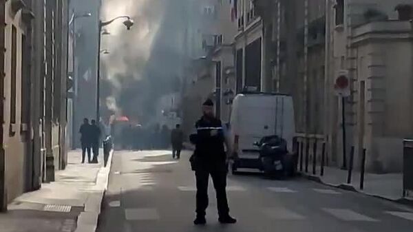 #viral | የፈረንሳይ ጠቅላይ ሚኒስትር ሥልጣናቸውን በፍቃዳቸው ከለቀቁ አንድ ቀን በኋላ በመኖሪያ ቤታቸው ላይ እሳት ተነሳ - Sputnik አፍሪካ