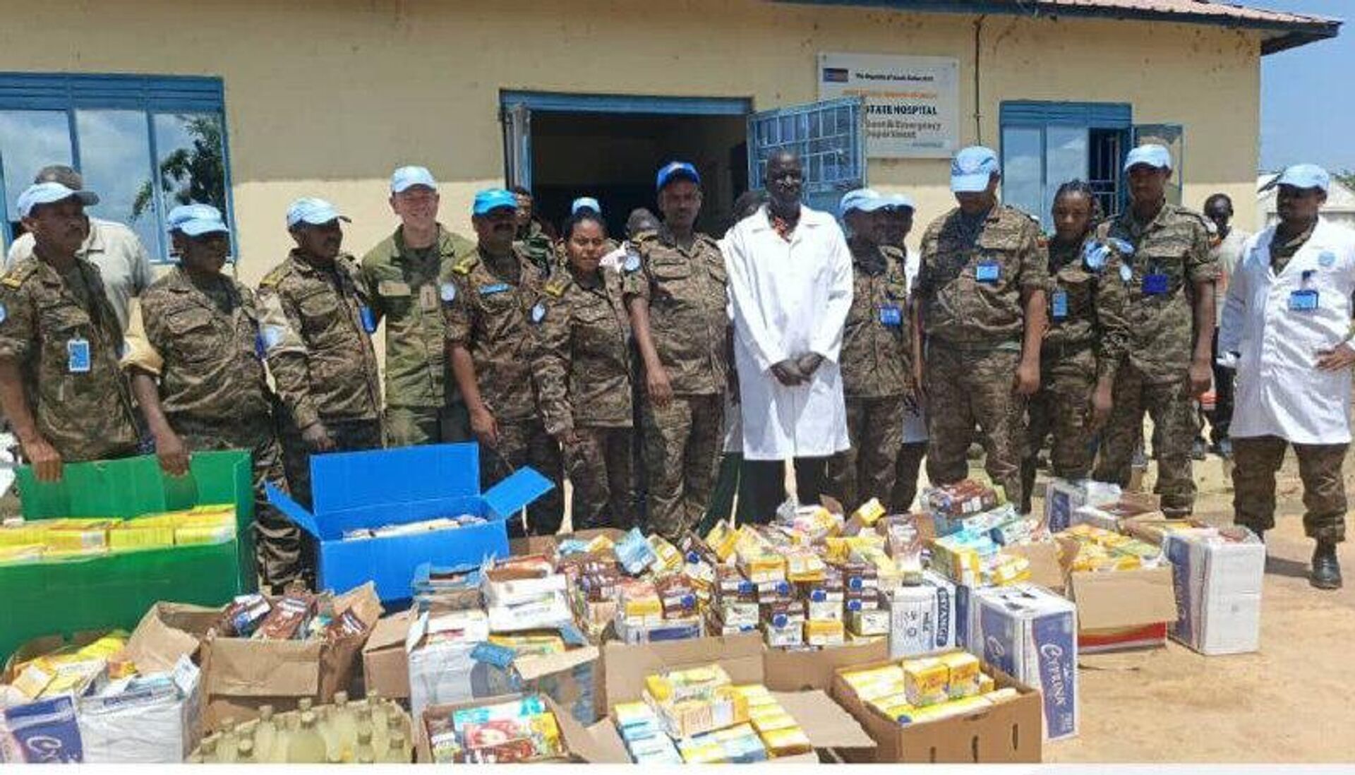 በደቡብ ሱዳን የኢትዮጵያ ሰላም አስከባሪ በቦር ከተማ ለሚገኘው ጆንግሌ ስቴት ሆስፒታል የመድኃኒትና የምግብ ድጋፍ አደረገ - Sputnik አፍሪካ, 1920, 08.10.2025
